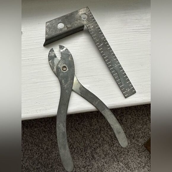 Vintage Retro Tool Set – A Timeless Treasure for Collectors & Nostalgia Lovers - Picture 10 of 17